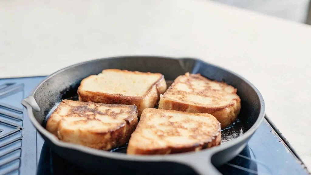 cinnamon roll french toast